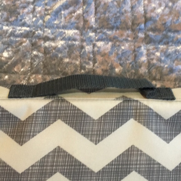 SKIP HOP DIAPER & WIPE CARRIER W/ CHANGING PAD - Picture 11 of 16